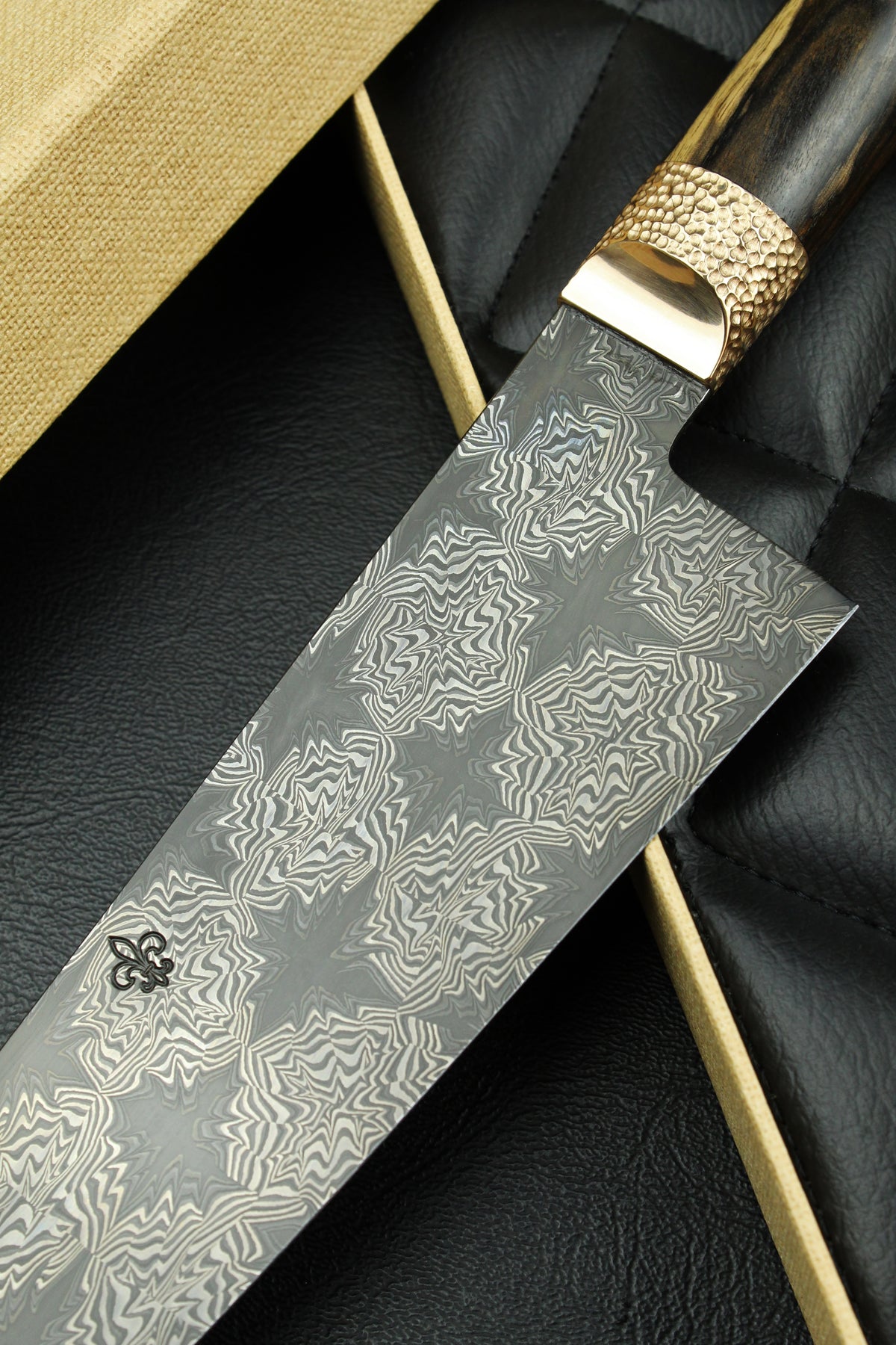Gyuto Black Star S/W Ebenholz Oval Damast