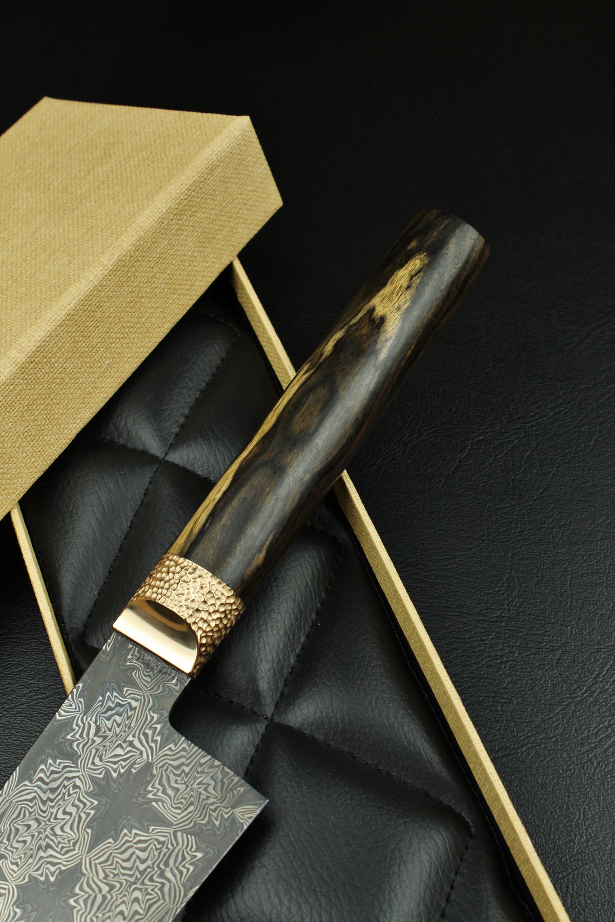 Gyuto Black Star S/W Ebenholz Oval Damast
