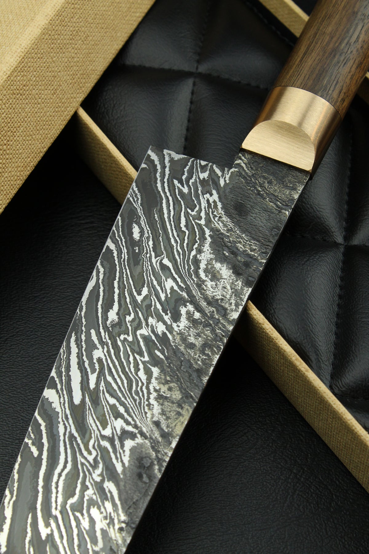 Damascus-Gyuto-HK-Torsion aus deutschem Walnussholz