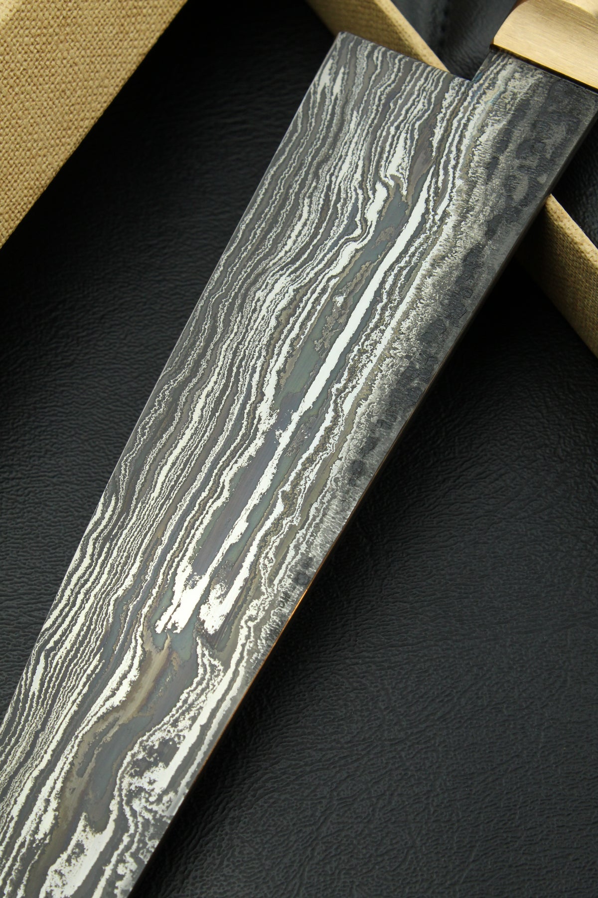 Damascus-Gyuto HK German G-Walnut