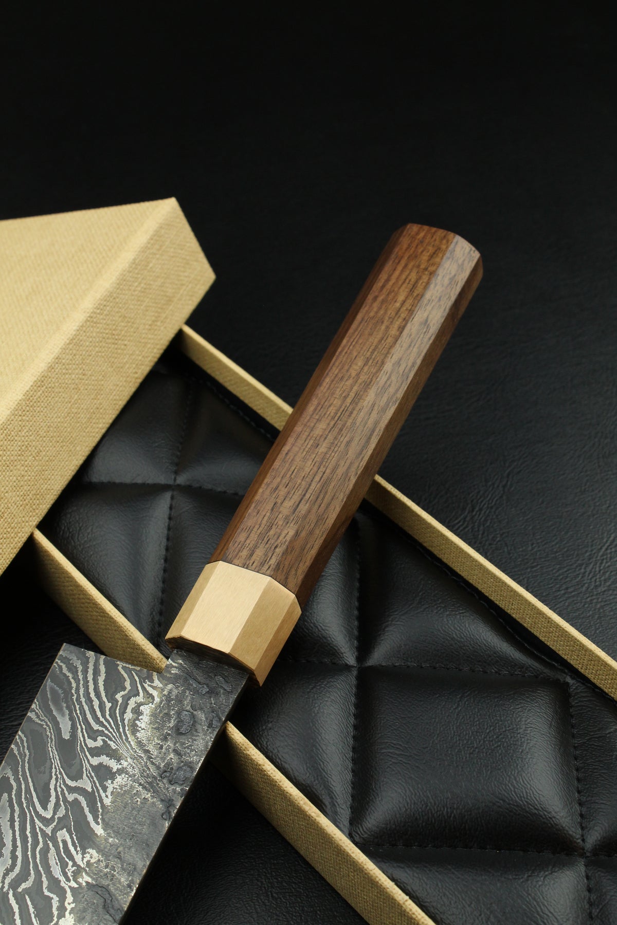 Damascus-Santoku aus schwarzem Walnussholz