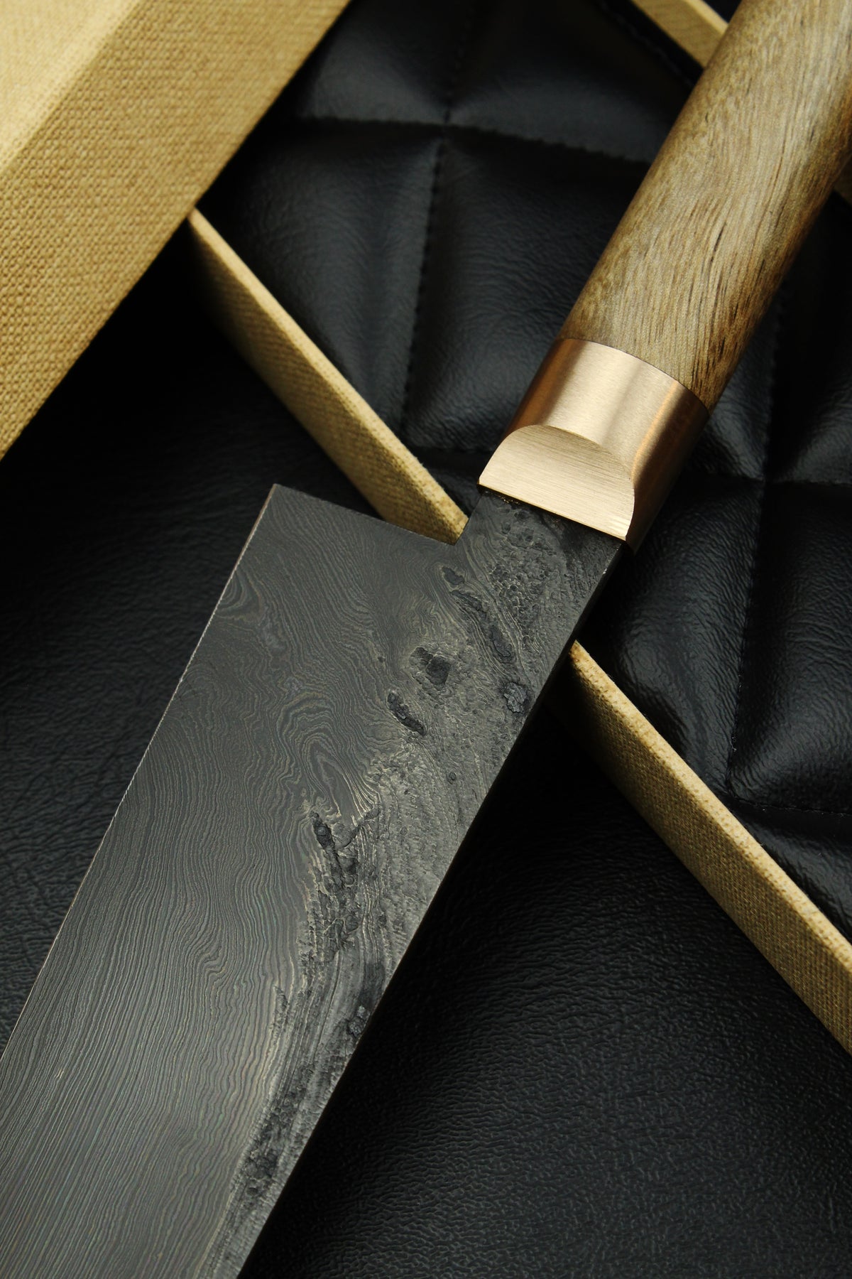 Damast-Santoku HL Torsion Walnuss