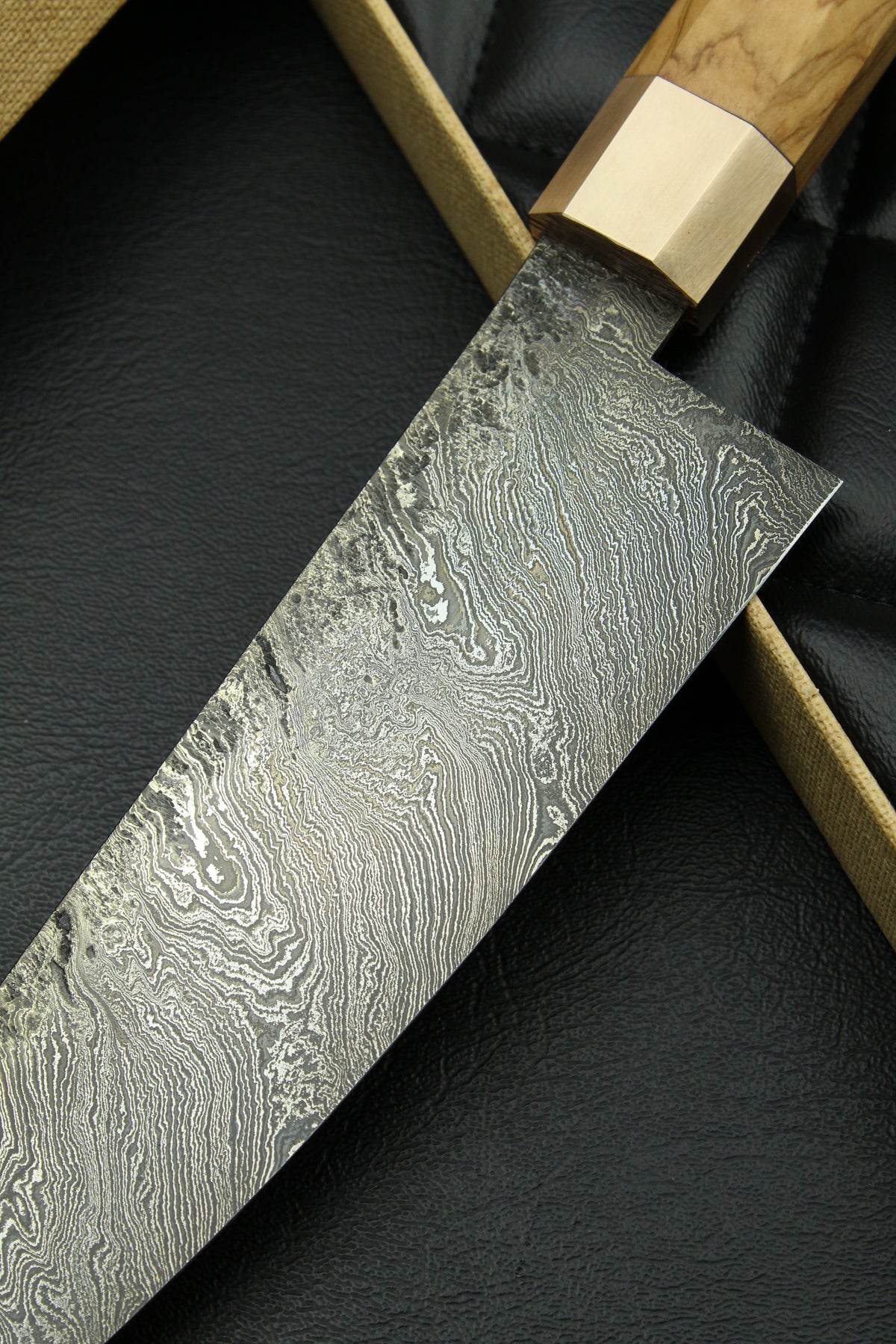 Damast-Santoku 215, achteckiger Griff, 2,3