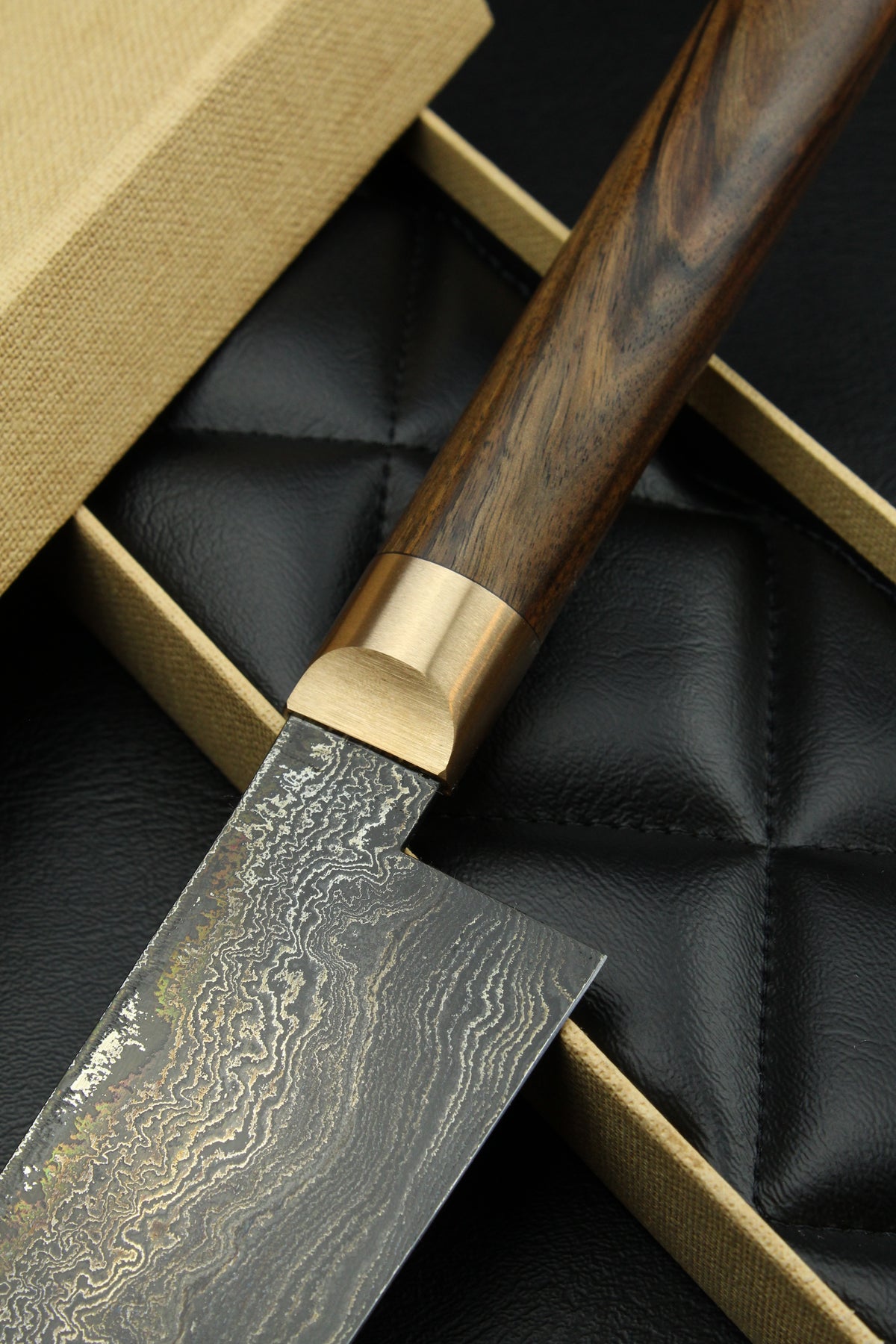Damascus-Santoku 500L, deutsche Walnussholz-Ausführung