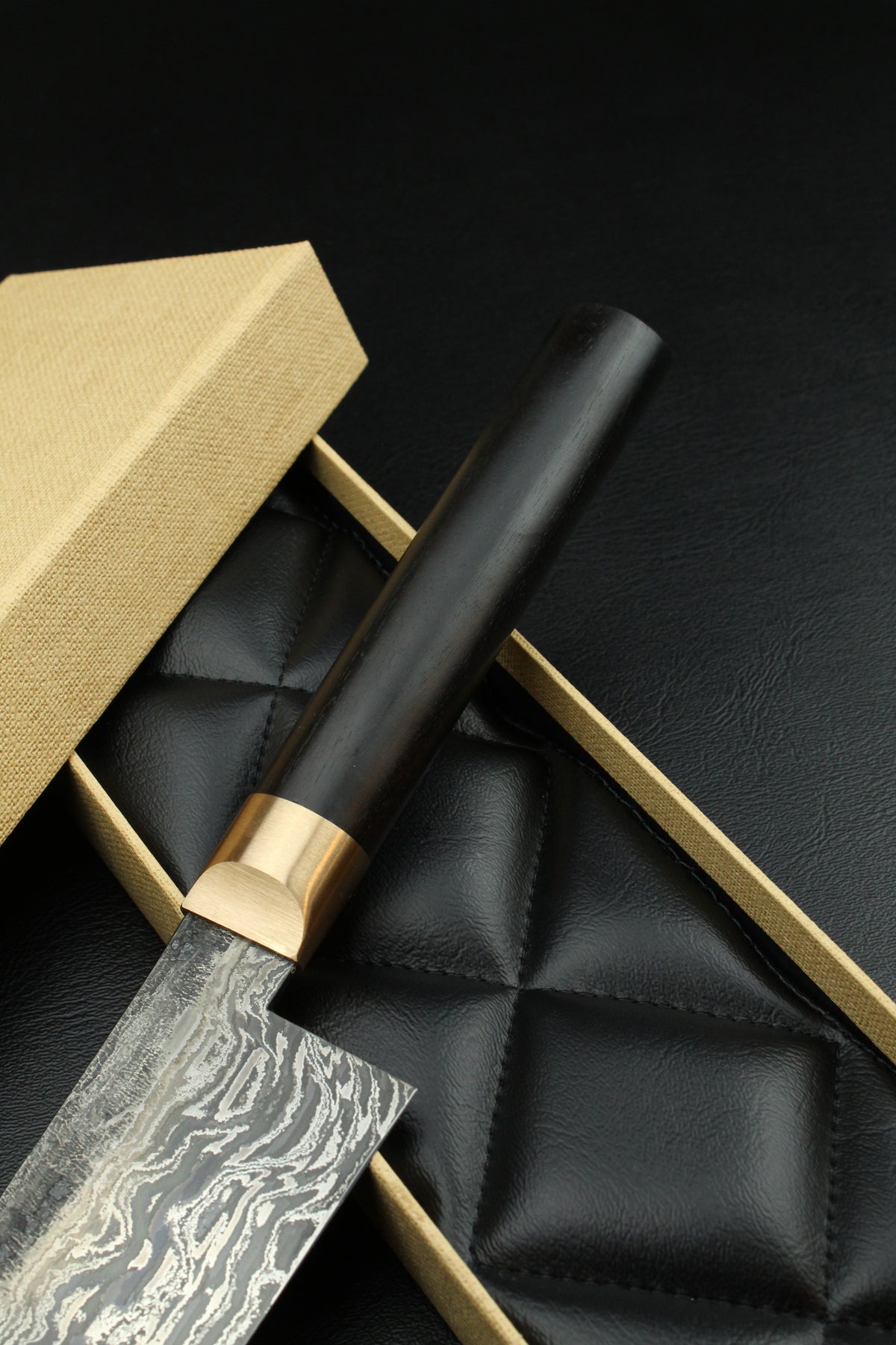Damascus-Santoku HK aus schwarzem Ebenholz