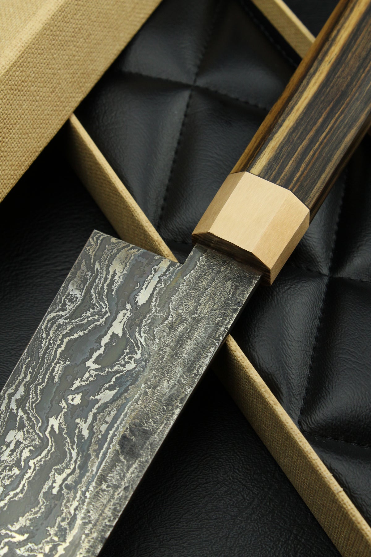Damast-Santoku HK B&W Ebenholz Achteck
