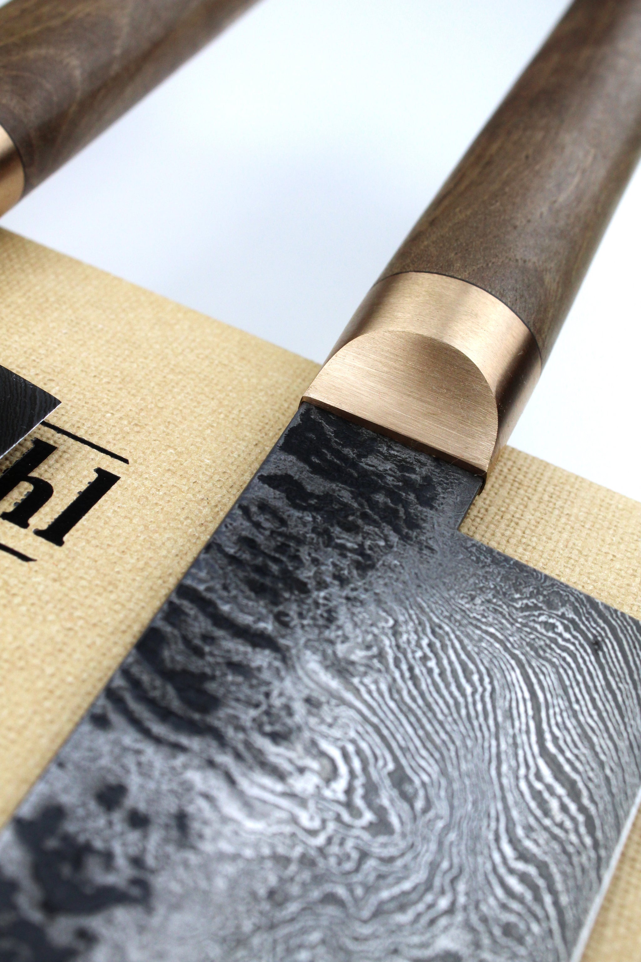 Das Lilienstahl V2 Walnuss