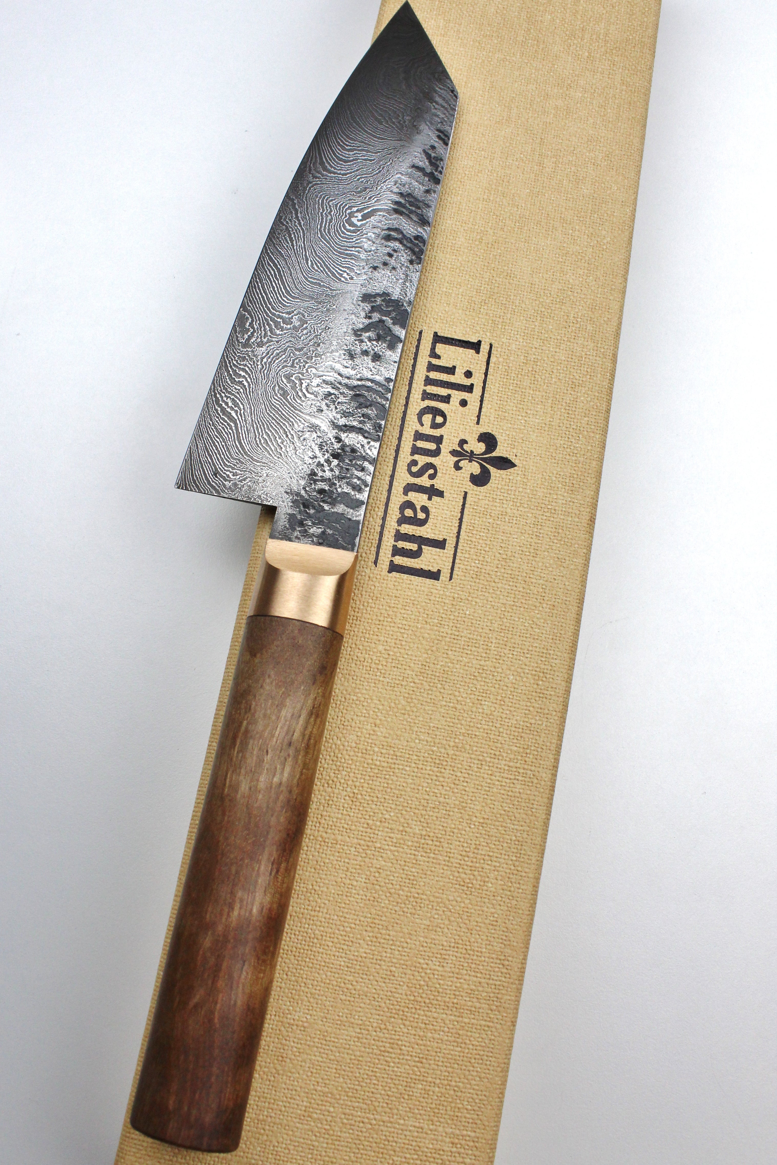 Das Lilienstahl V2 Walnuss