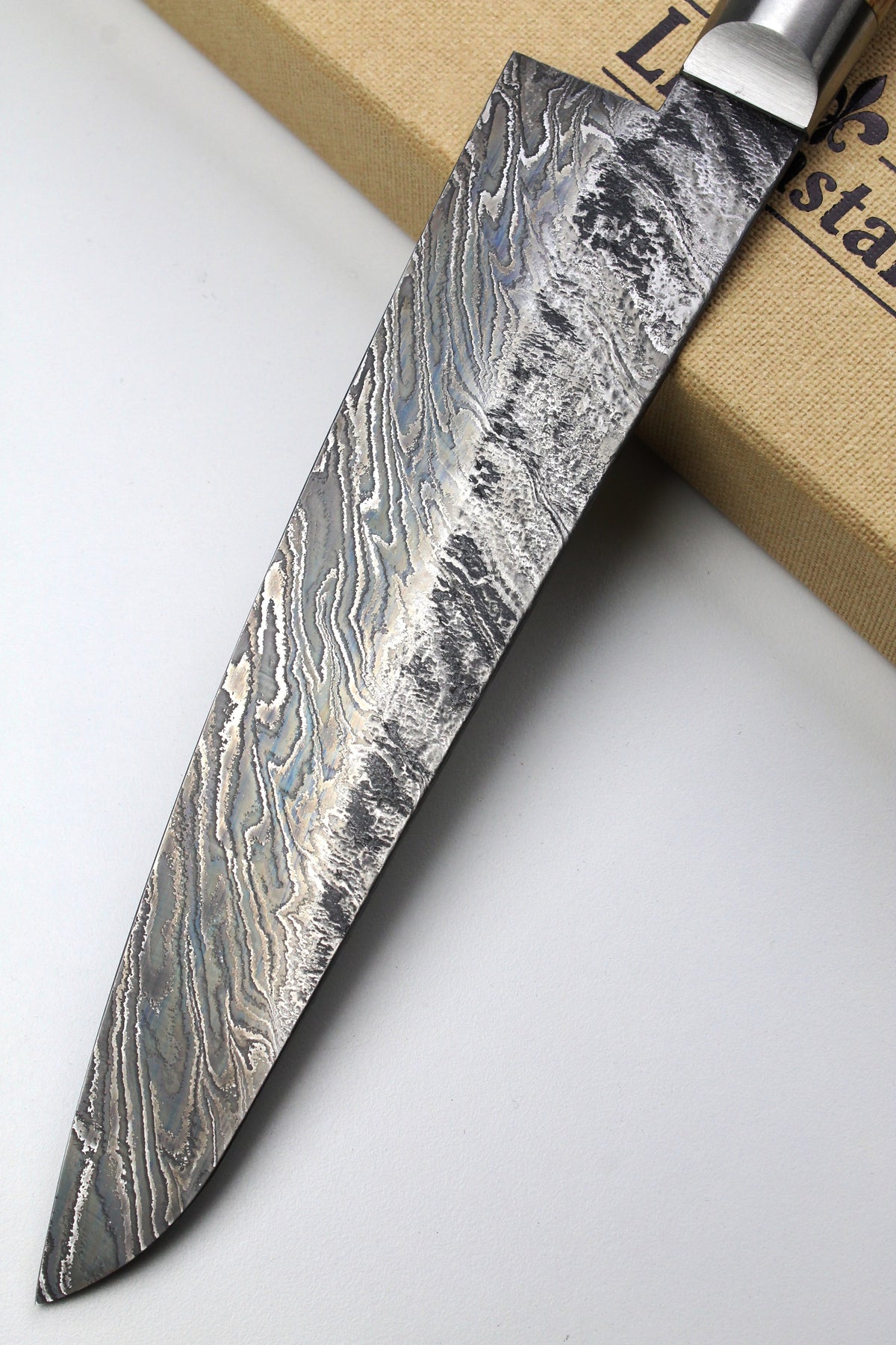 Gyuto Buchenholz Oval HK-Torsion Damast