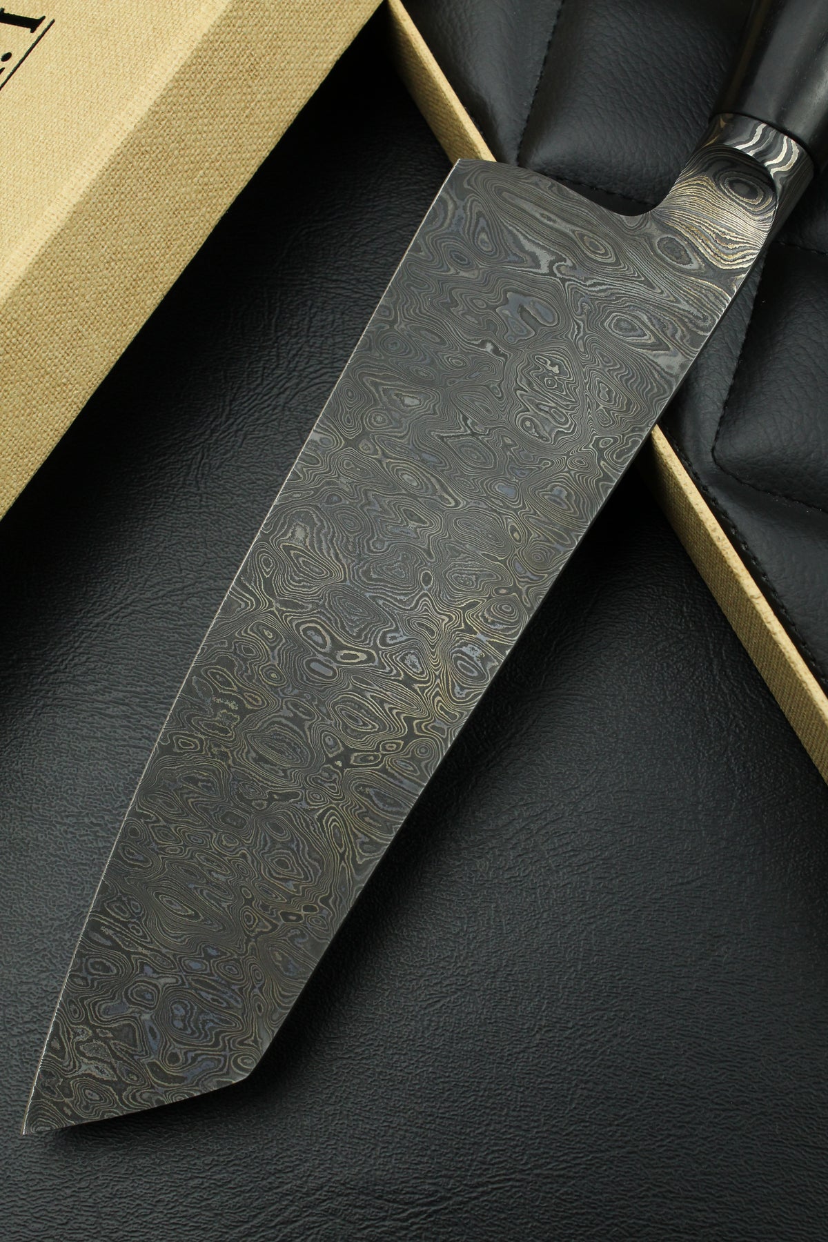 Komplettschwarzes Santoku 200